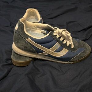 Women’s American Eagle blue/ silver shoes